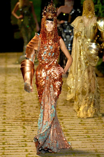 Look 3